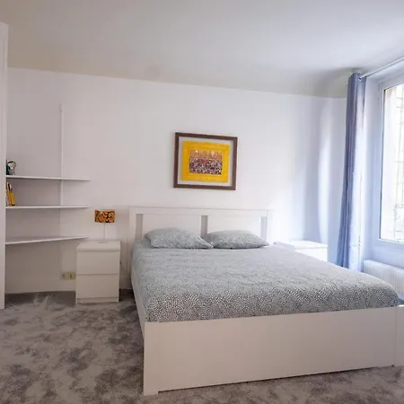 Classical-parisian Near Canal St Martin By Guestready *