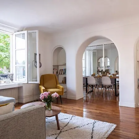 Classical-parisian Near Canal St Martin By Guestready