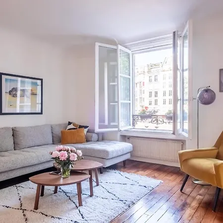 Classical-parisian Near Canal St Martin By Guestready